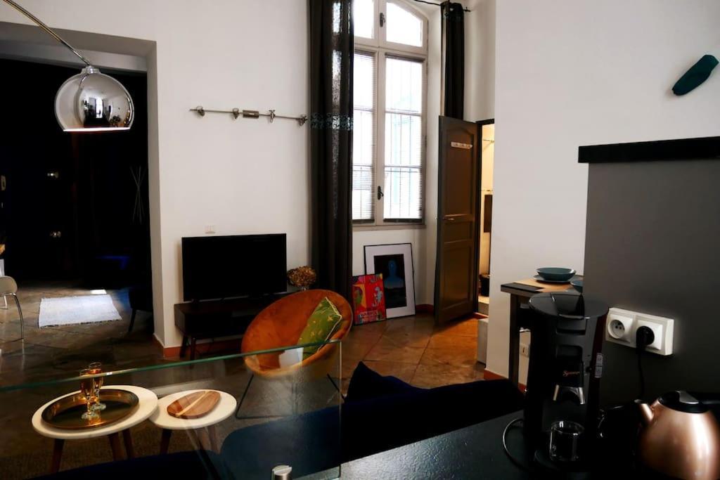 Appartement P2 De Charme - Centre-Ville ニーム エクステリア 写真