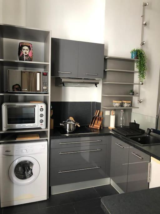 Appartement P2 De Charme - Centre-Ville ニーム エクステリア 写真