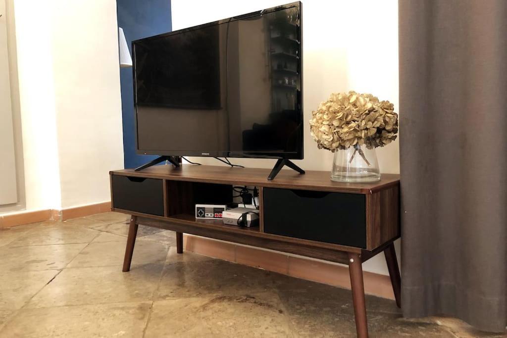 Appartement P2 De Charme - Centre-Ville ニーム エクステリア 写真
